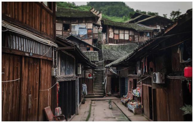 跟队:本纳塞尔的伤势不算严重,今天归队后将再次接受检查