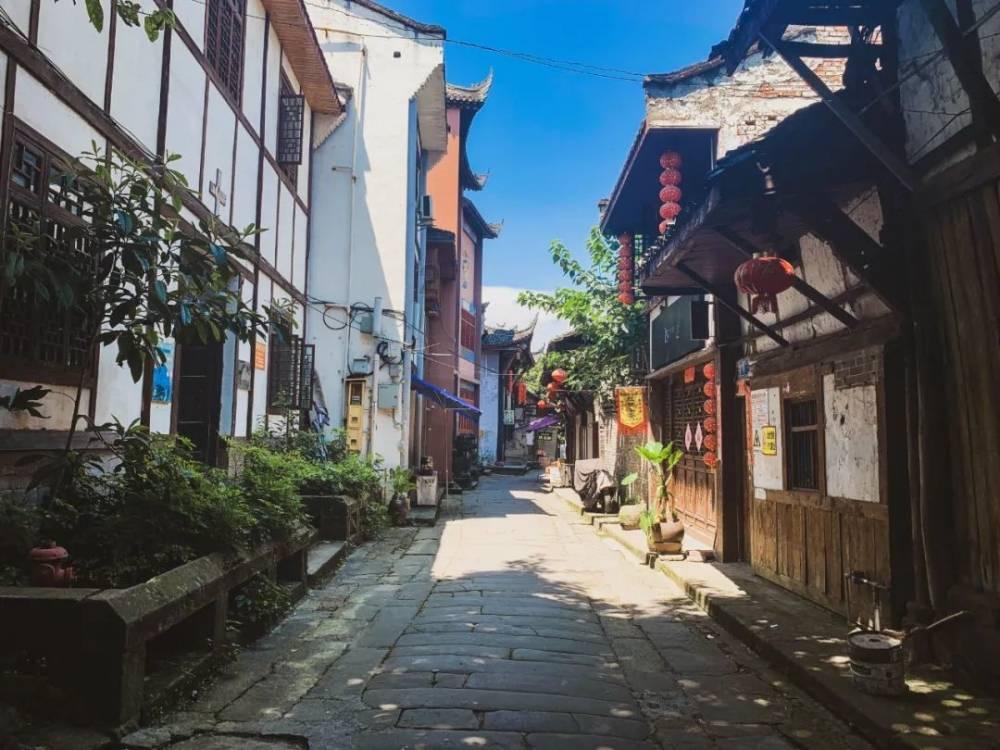恭喜！仲慧发挥神勇助上海光明优倍3-1胜天津女排，率先取得总决赛争冠战首胜